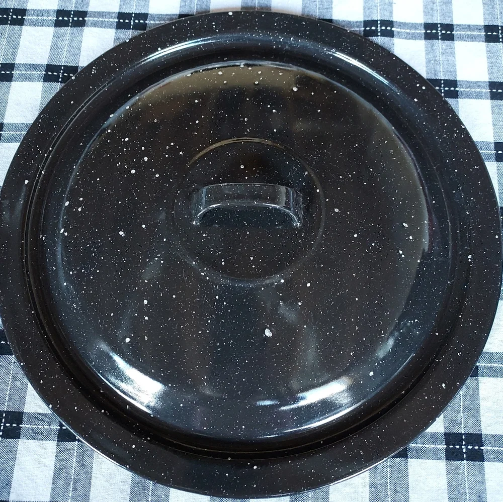 Vintage Style Black Speckled Stock Pot with Lid 6 Quart